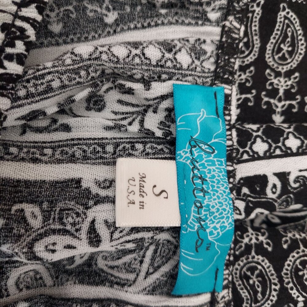 NWOT Buttons blouse - Picture 2 of 4